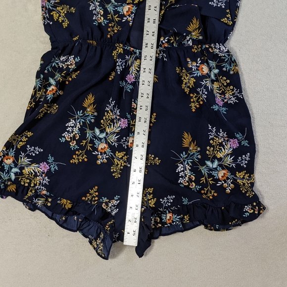 Francesca's Blue Rain Blue Floral Summer Romper, M - Picture 10 of 12